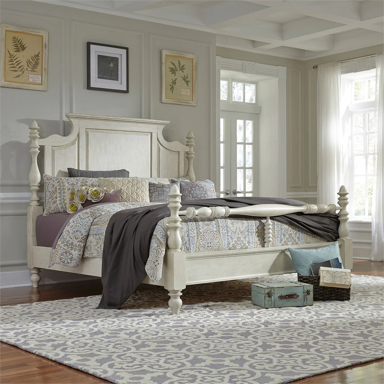 Liberty Furniture Queen Poster Bed