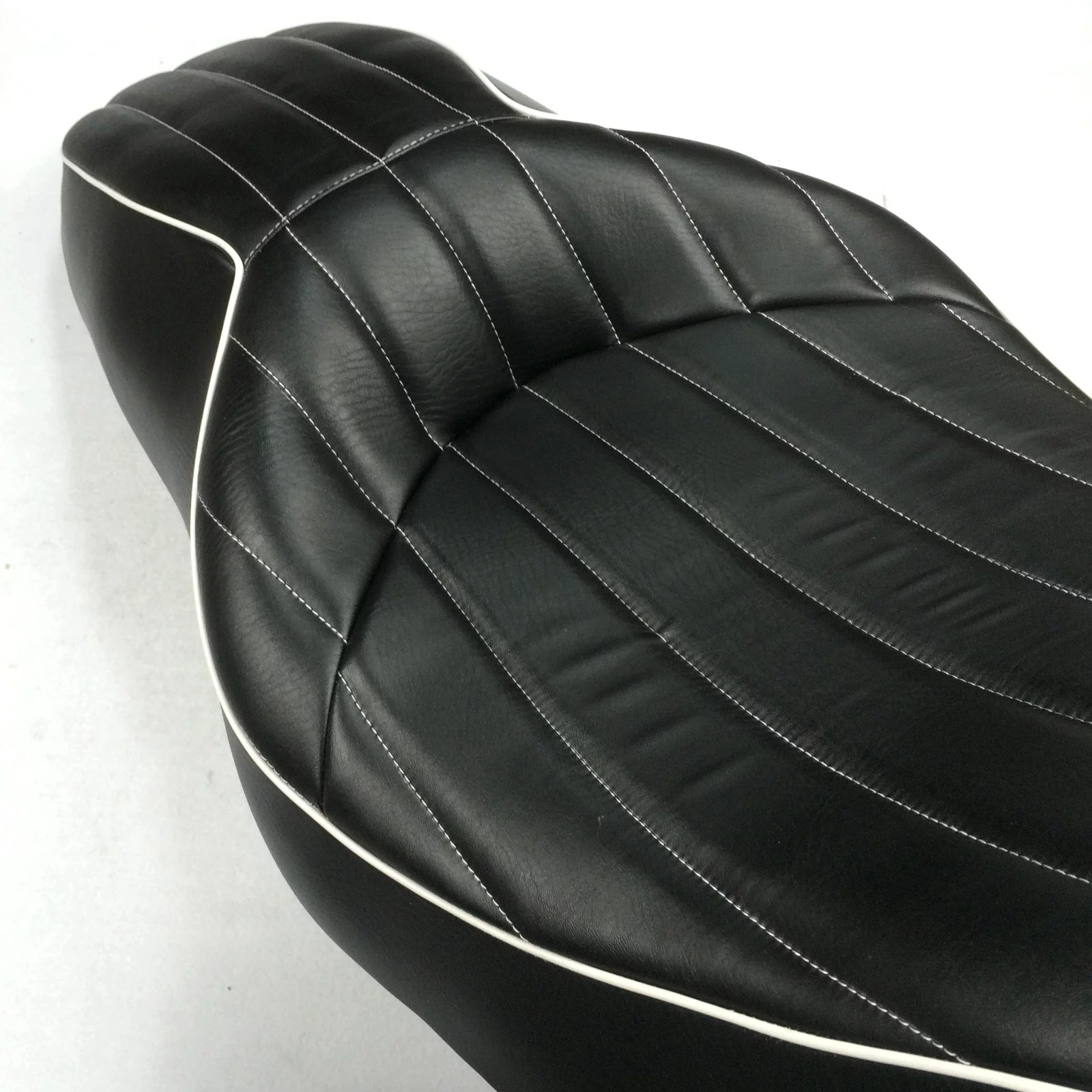 HTT Motorcycle Black Custom Driver Passenger 2-up Vertical Stripes Style Leather Seat For 2007 2008 2009 2010 2011 2012 2013 2014 2015 Harley