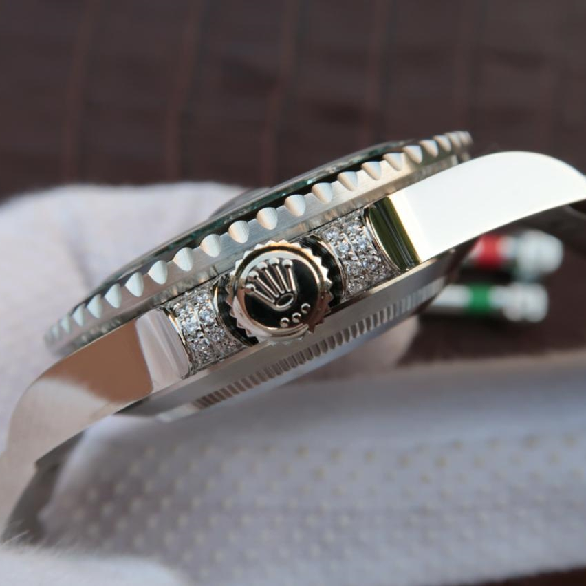 Submariner Silver Green Diamond 40mm