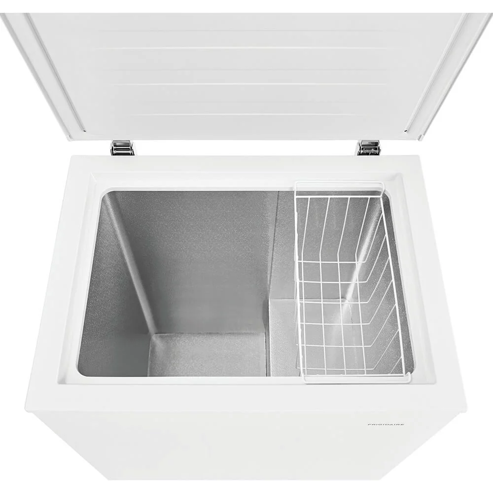Frigidaire FFFC05M2UW 5 Cu. Ft. White Chest Freezer