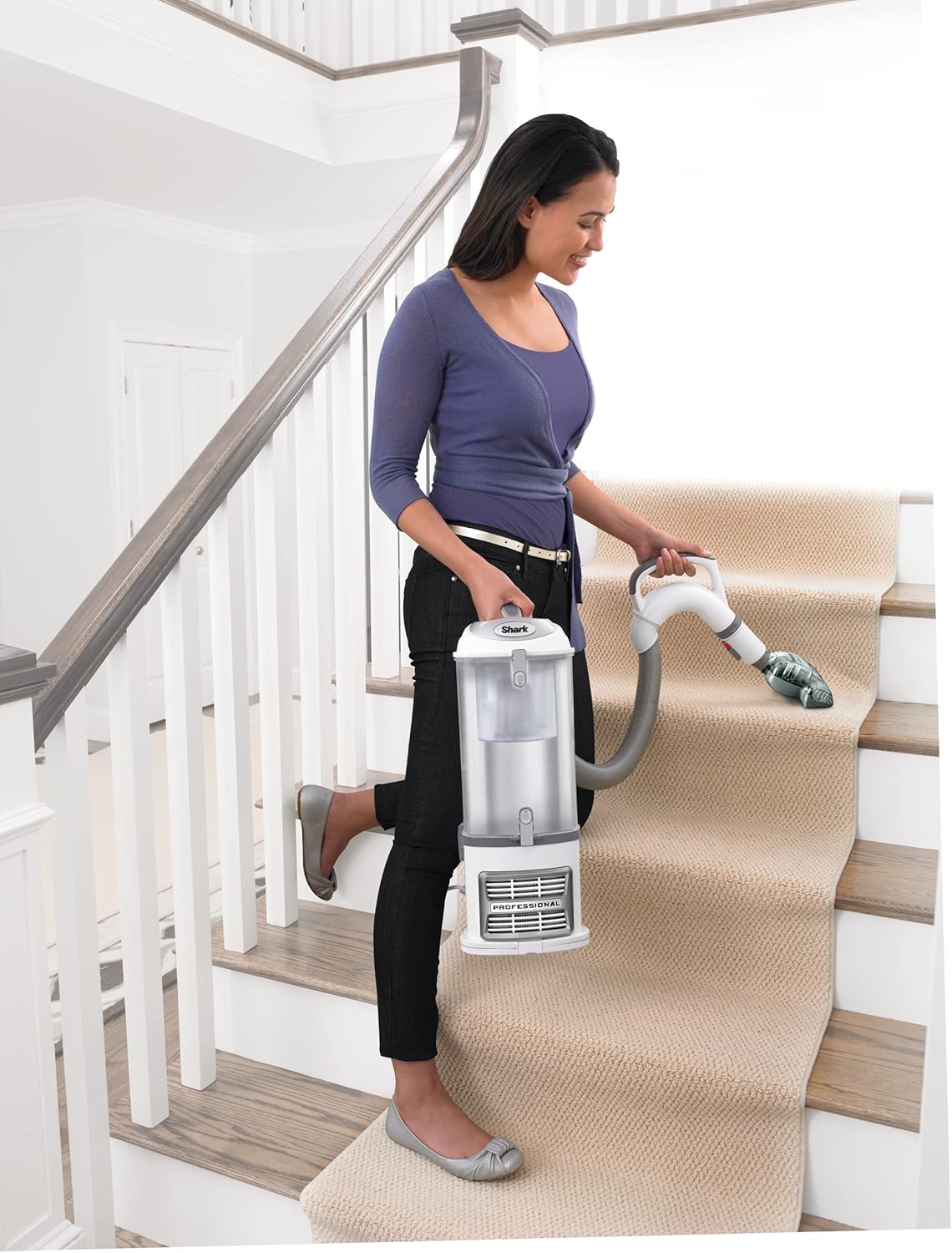 Shark NV358 Navigator Lift-Away Professional Bagless Upright Vacuum Cleaner, HEPA Filter, Powerful & Lightweight, Clean Carpet