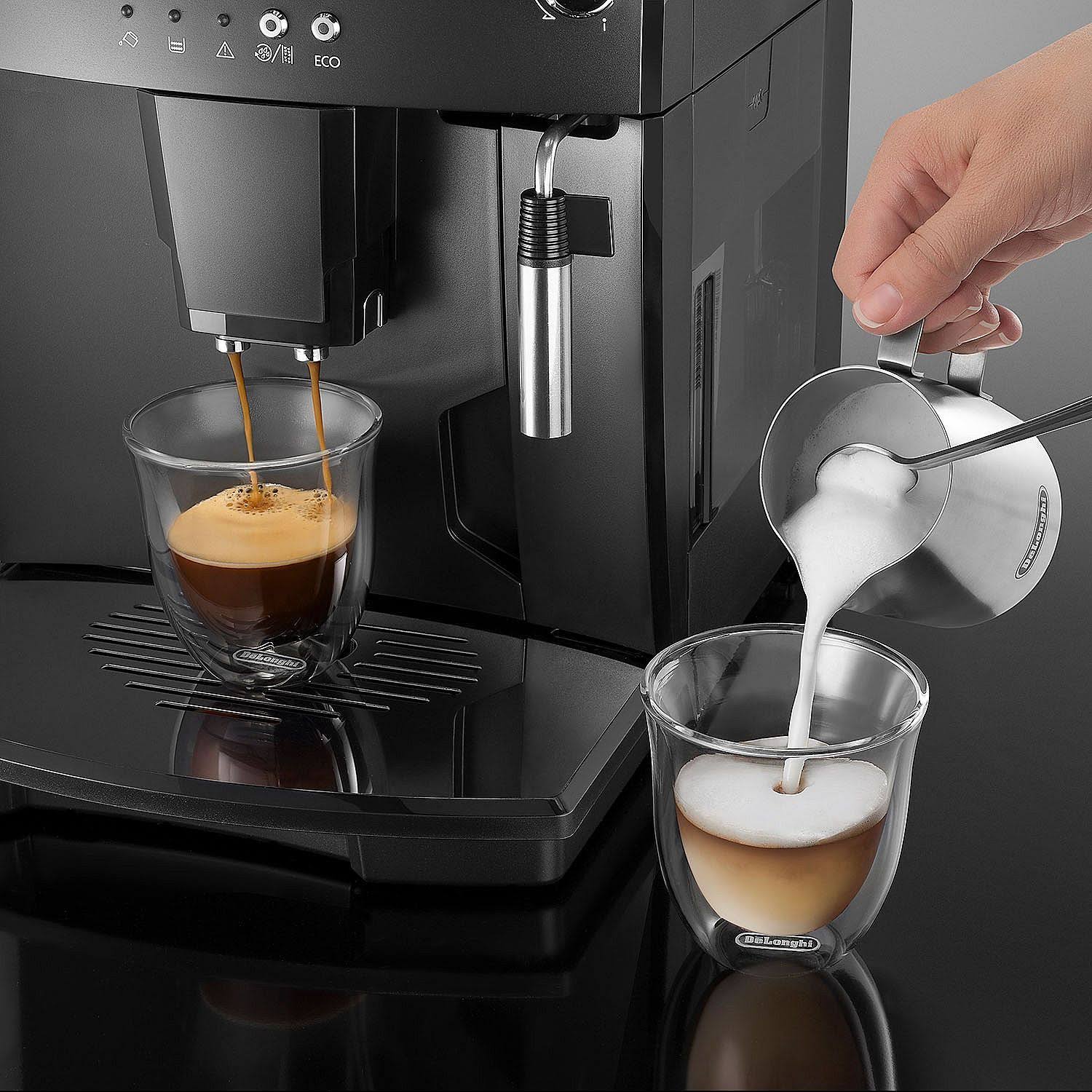De&Longhi ESAM04110B Magnifica Semi-Automatic Espresso Machine