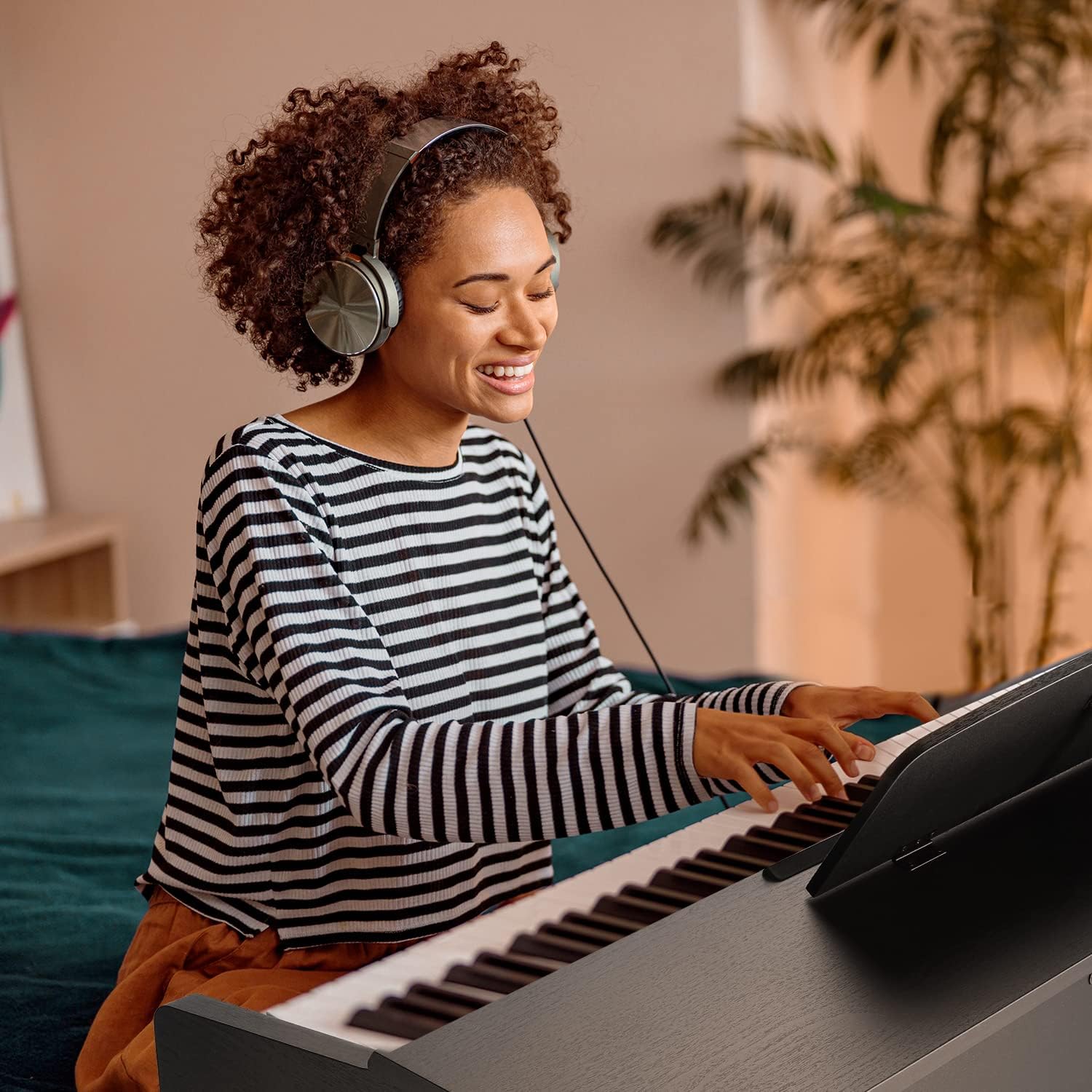Eastar EP-150 88-Key Keyboard Piano, Beginner Digital Piano with Full Size Graded Hammer Action Weighted Keys, Triple Pedal