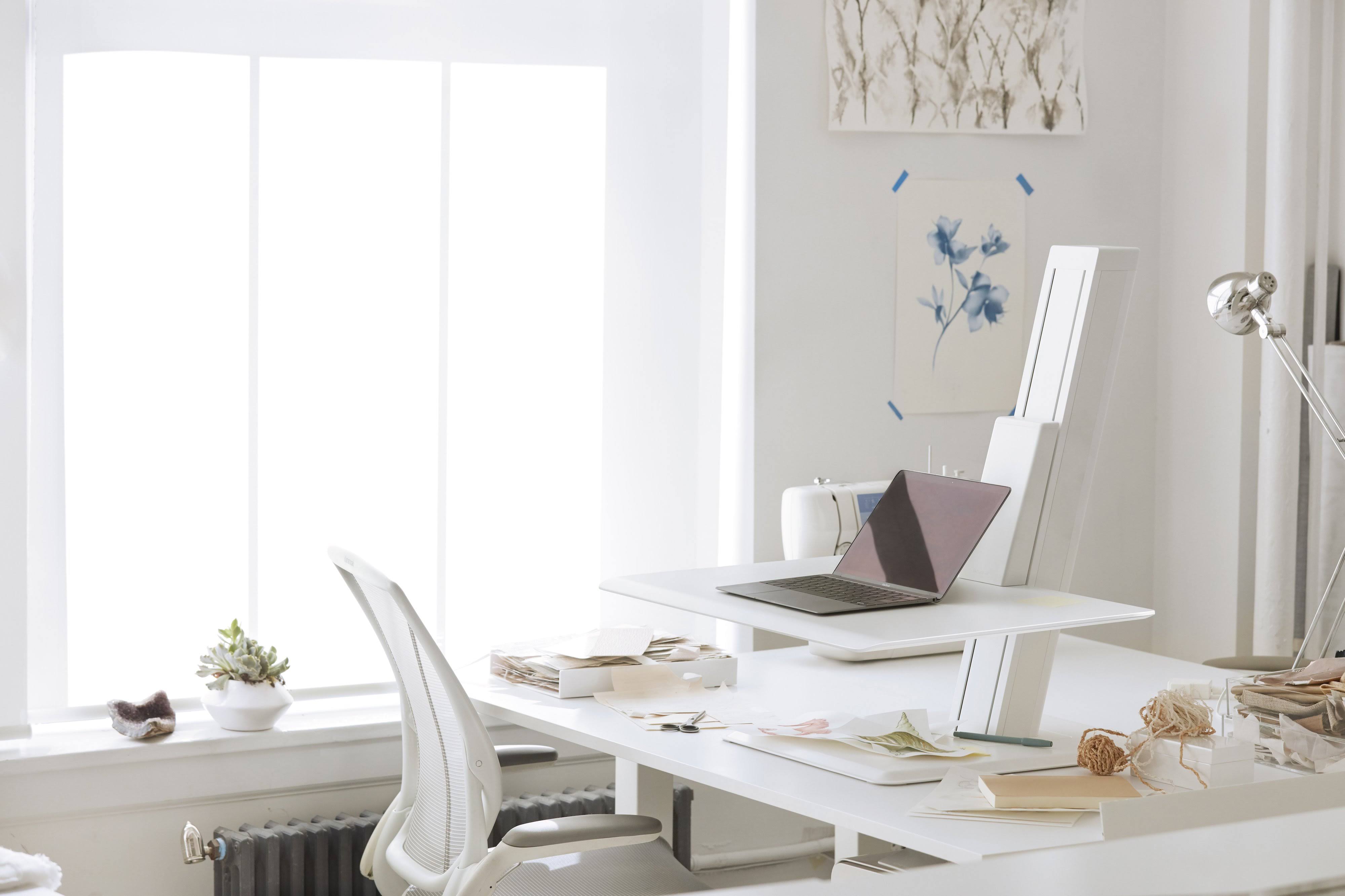 Humanscale QSEWL QuickStand Eco Laptop Sit/Stand Workstation White