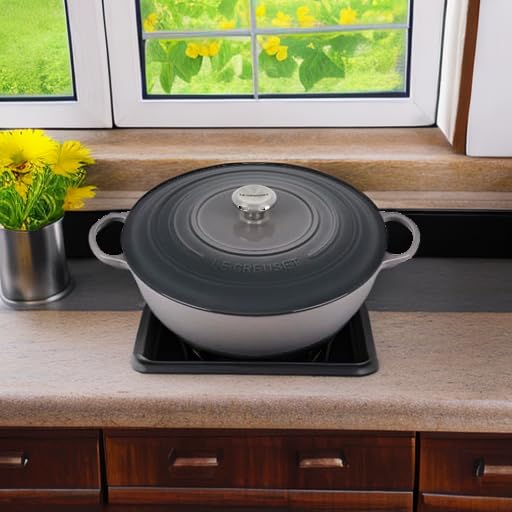 Le Creuset Signature Cast Iron Chef's Oven, 7.5qt, Flame