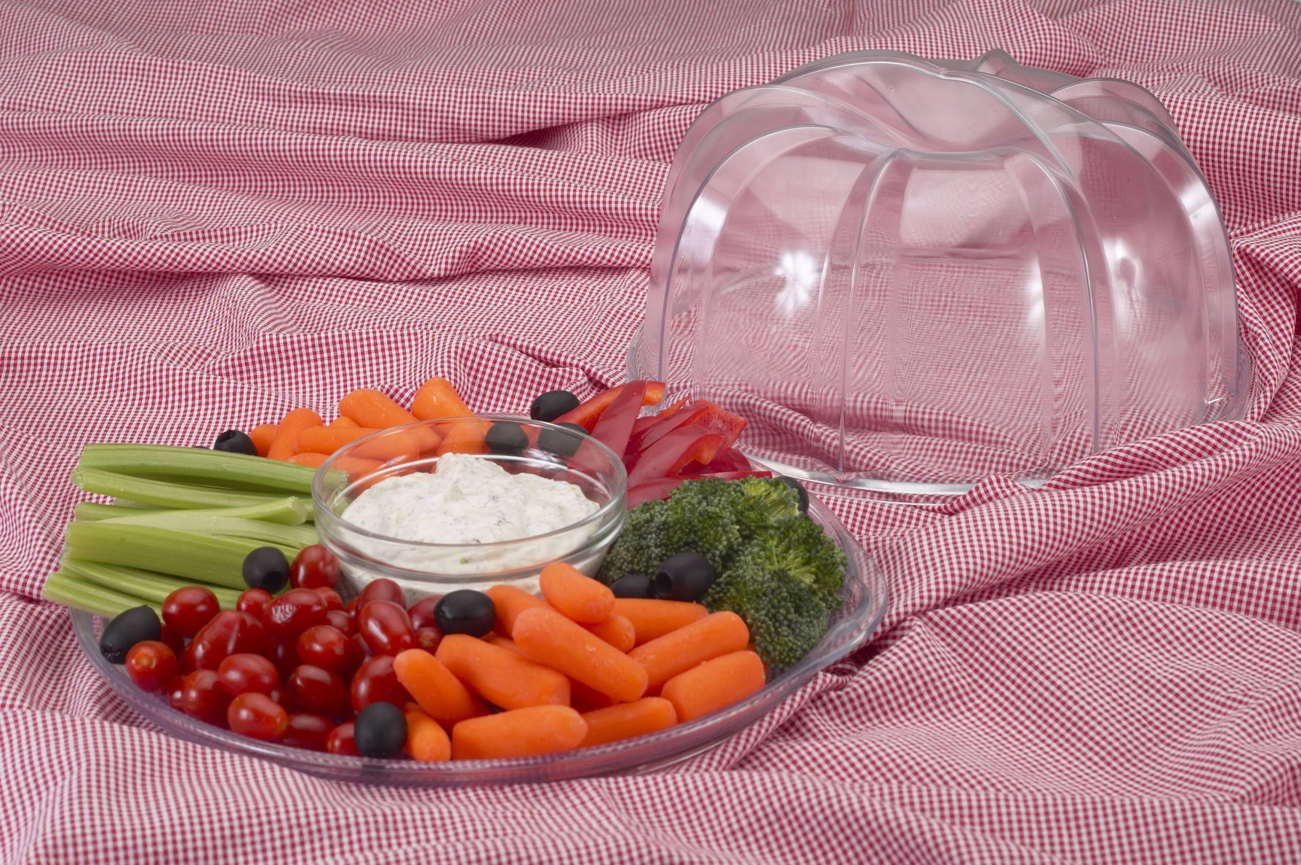 Nordic Ware Deluxe Bundt Cake Keeper 1 Clear