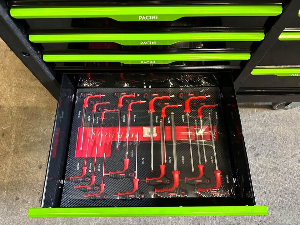 12 DRAWER TOOL BOX COMPLETE WITH 6 DRAWERS OF TOOLS