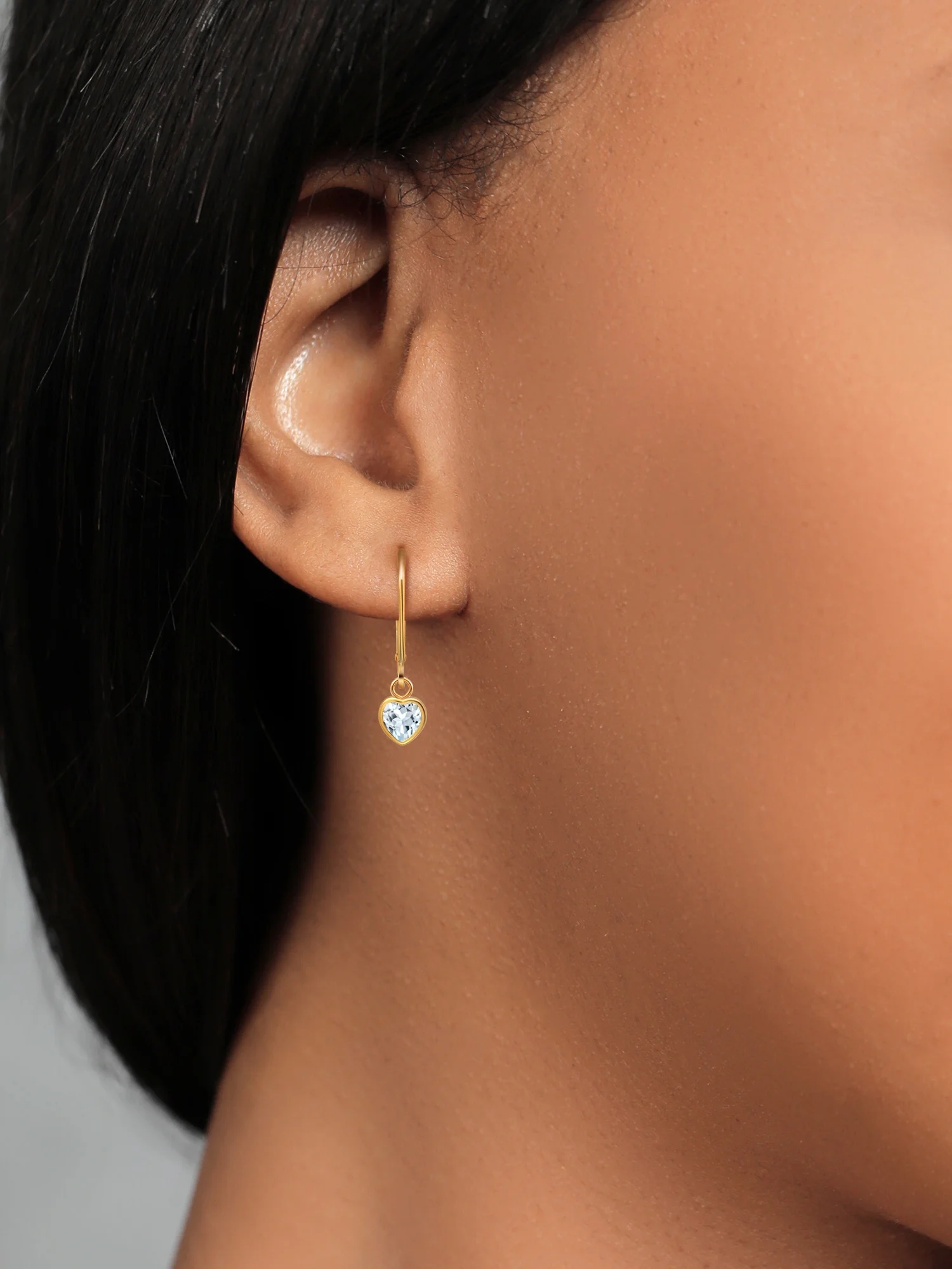 Gem Stone King 14K Yellow Gold Sky Blue Aquamarine Drop Dangle Leverback Earrings For Women (0.83 Cttw, Gemstone March Birthstone, Heart Shape 5MM)