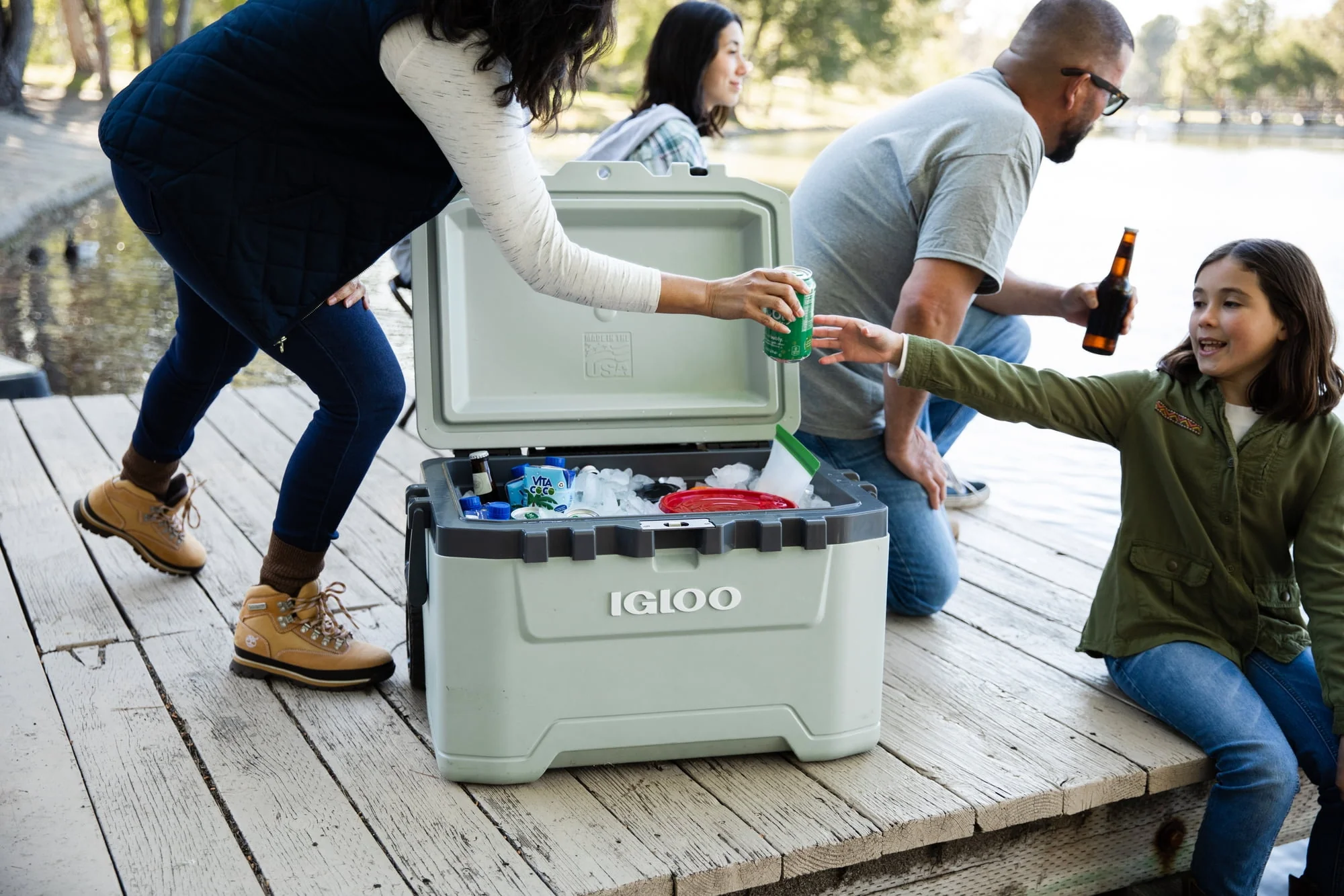 Igloo Overland 52 QT Ice Chest Cooler with Wheels, Gray (26 x 19 x 16)
