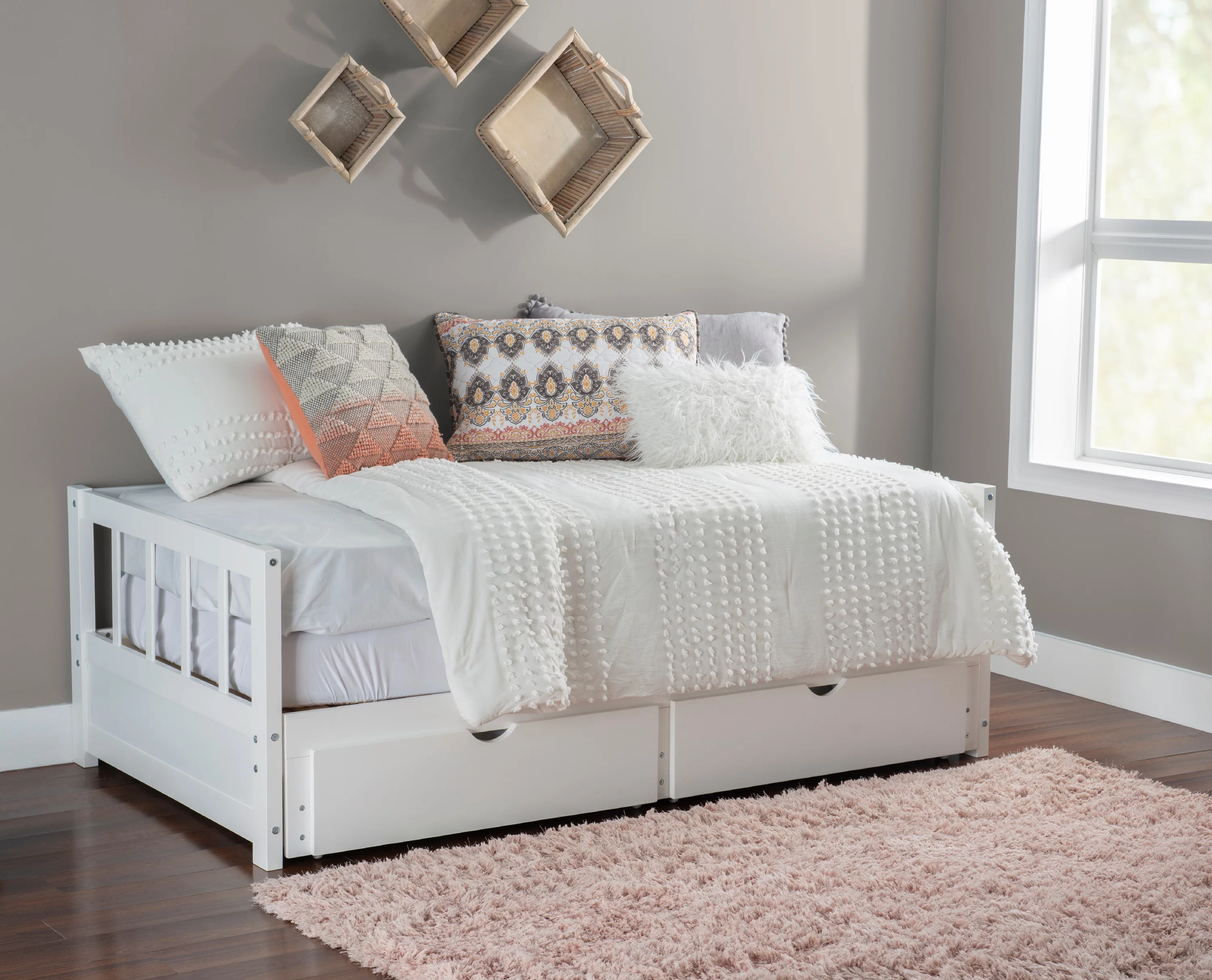 Galewood 2-Drawer Convertible Twin to King Daybed, White