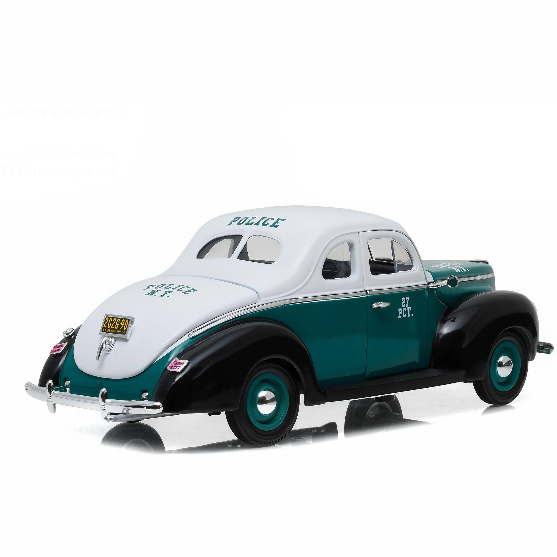 Greenlight 1940 Ford Deluxe Coupe New York City Police Department (NYPD) 1/18 Diecast Model