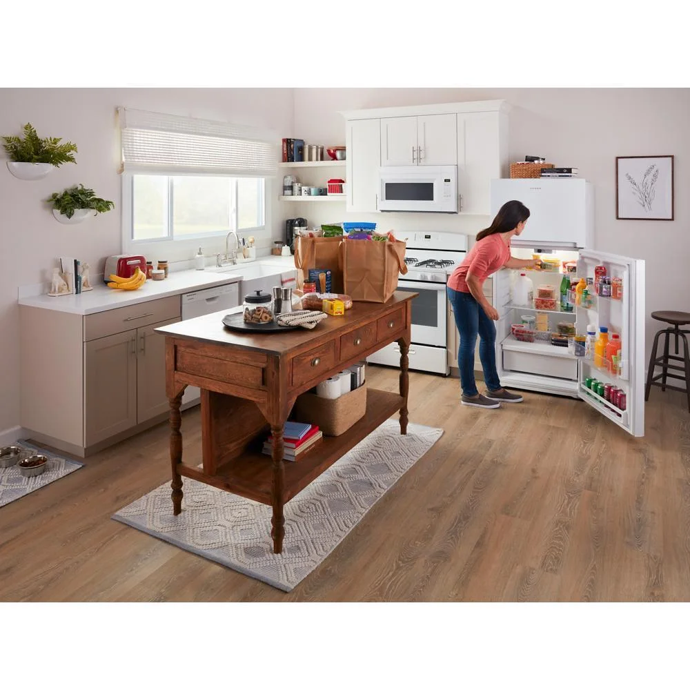 Amana庐 AER6303MFW - Freestanding 30 Electric Range - White - With Extra Large Oven Window