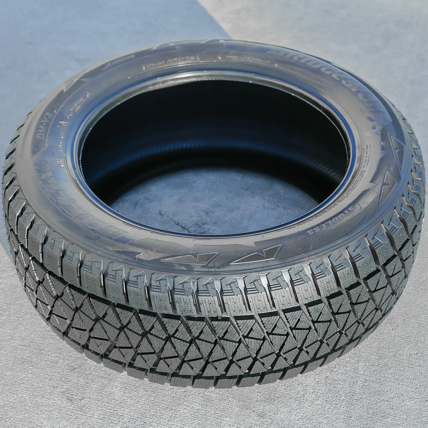 Set of 4 (FOUR) Bridgestone Blizzak DM-V2 215/70R16 100S (Studless) Snow Winter Tires