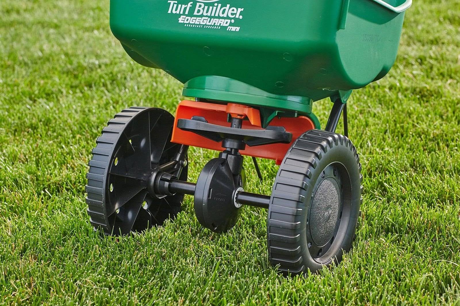 Scotts Turf Builder EdgeGuard Mini Broadcast Spreader