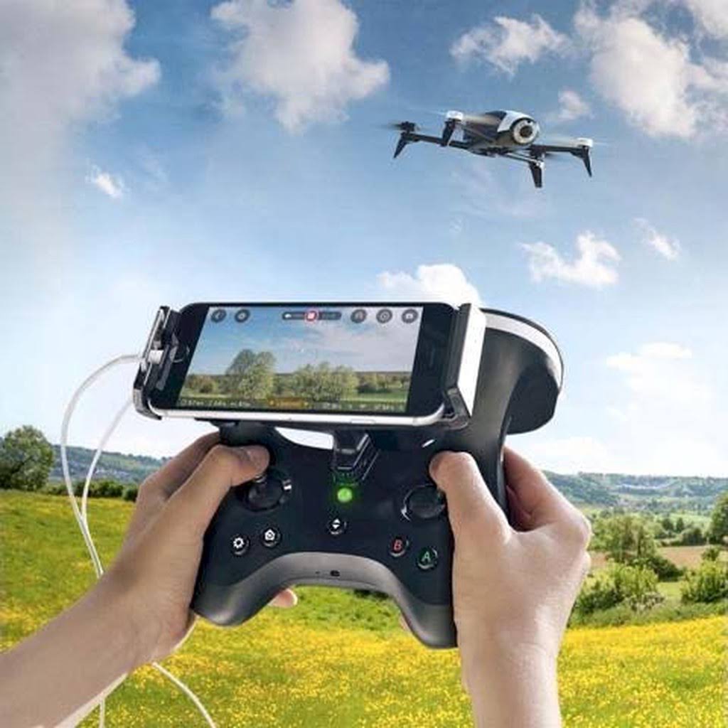Parrot Bebop 2 FPV Drone Kit with Parrot CockpitGlasses and Parrot Skycontroller 2 - White (Certified Refurbished)