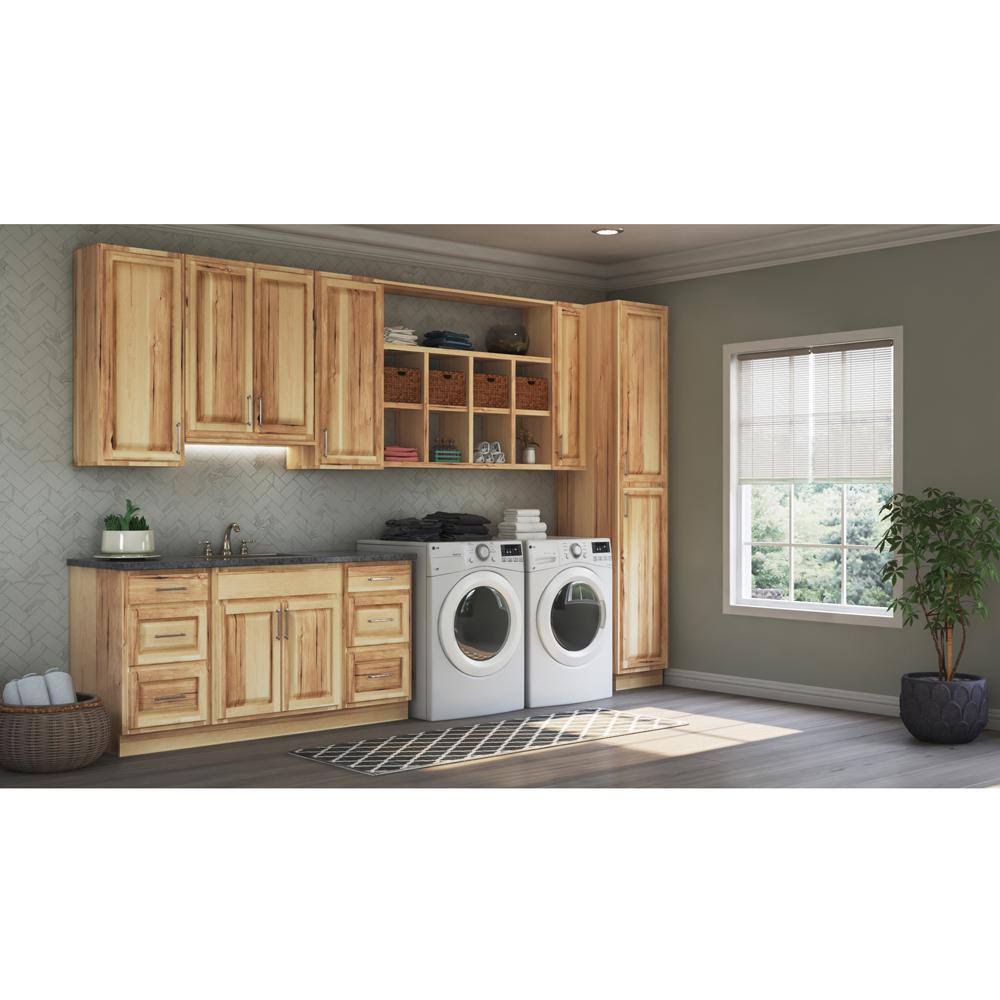 Hampton Assembled 30x34.5x24 in. Base Kitchen Cabinet with Ball-Bearing Drawer Glides in Natural Hickory