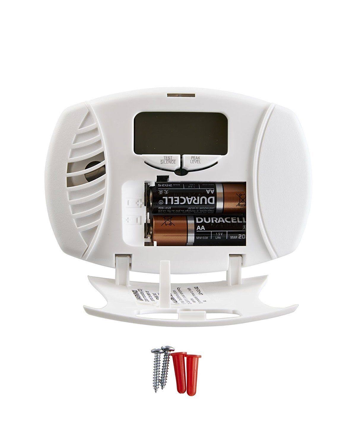 First Alert Co615 Plug-In Carbon Monoxide Alarm with Battery Backup and Backlit Digital Display