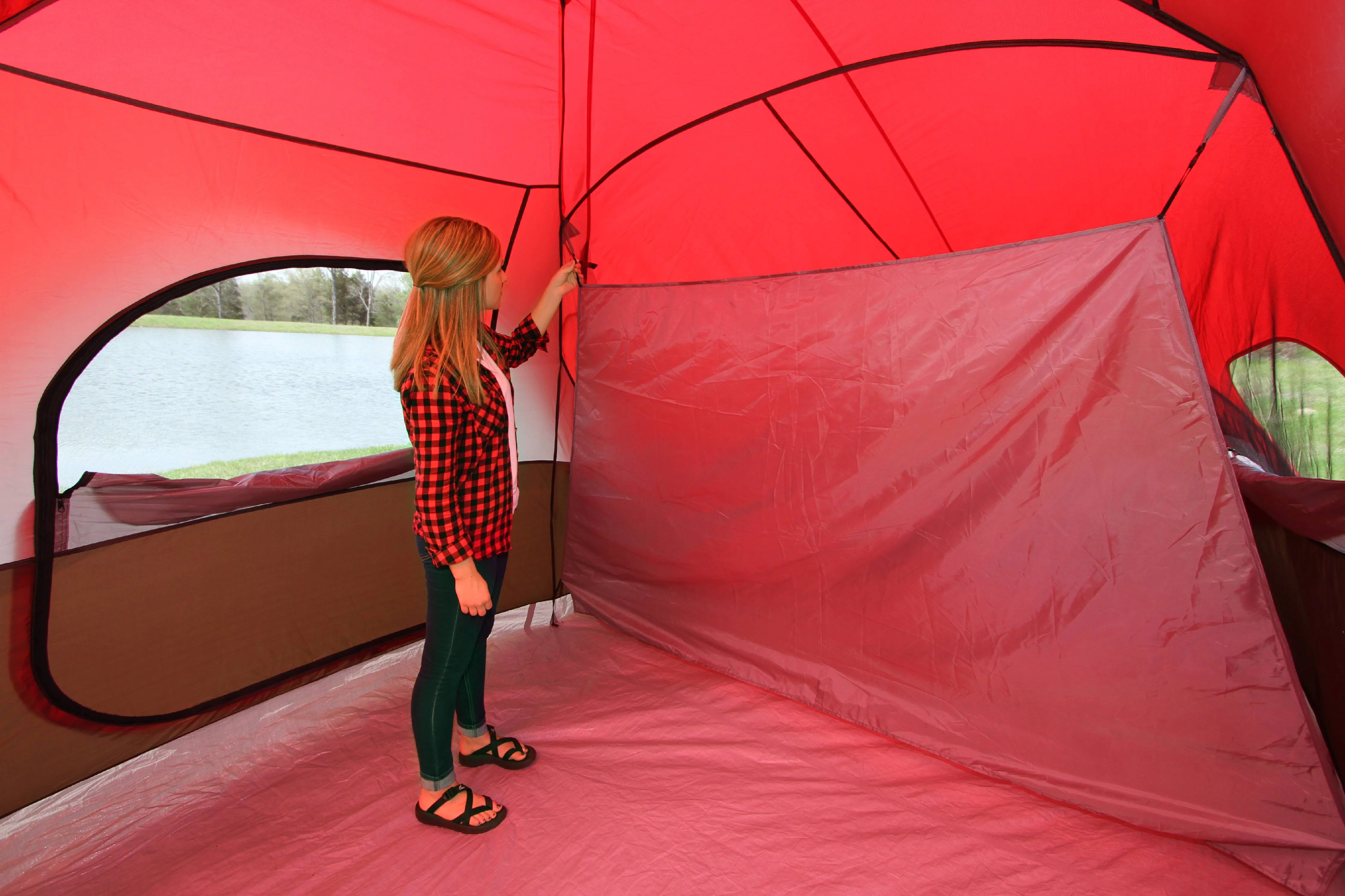 Ozark Trail, 21' x 15' 10-Person Family Camping Tent