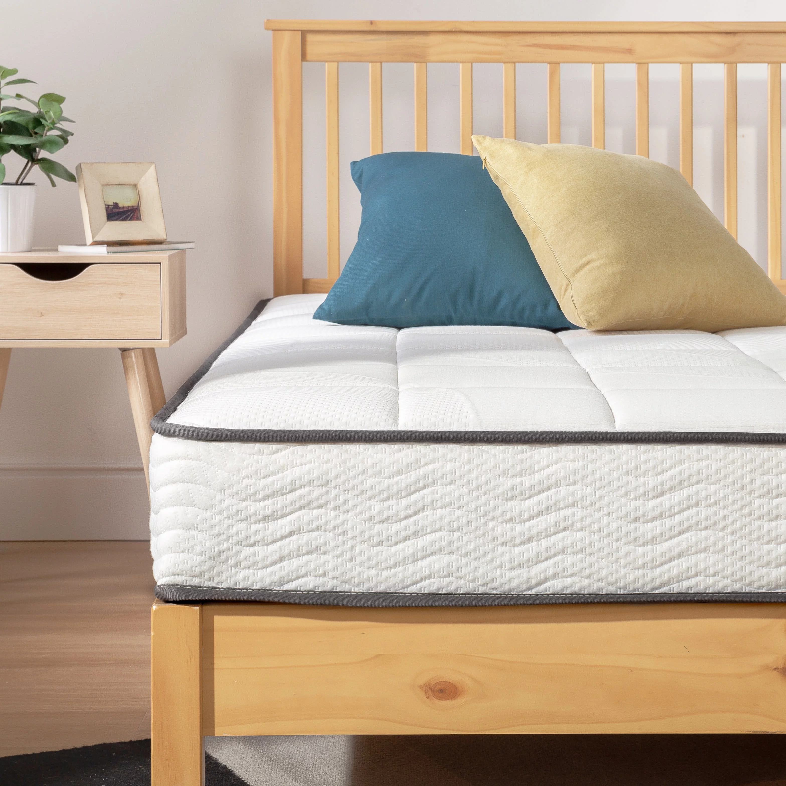Mellow 8" Classic Bonnell Spring Mattress with Comfort Foam Top, Full