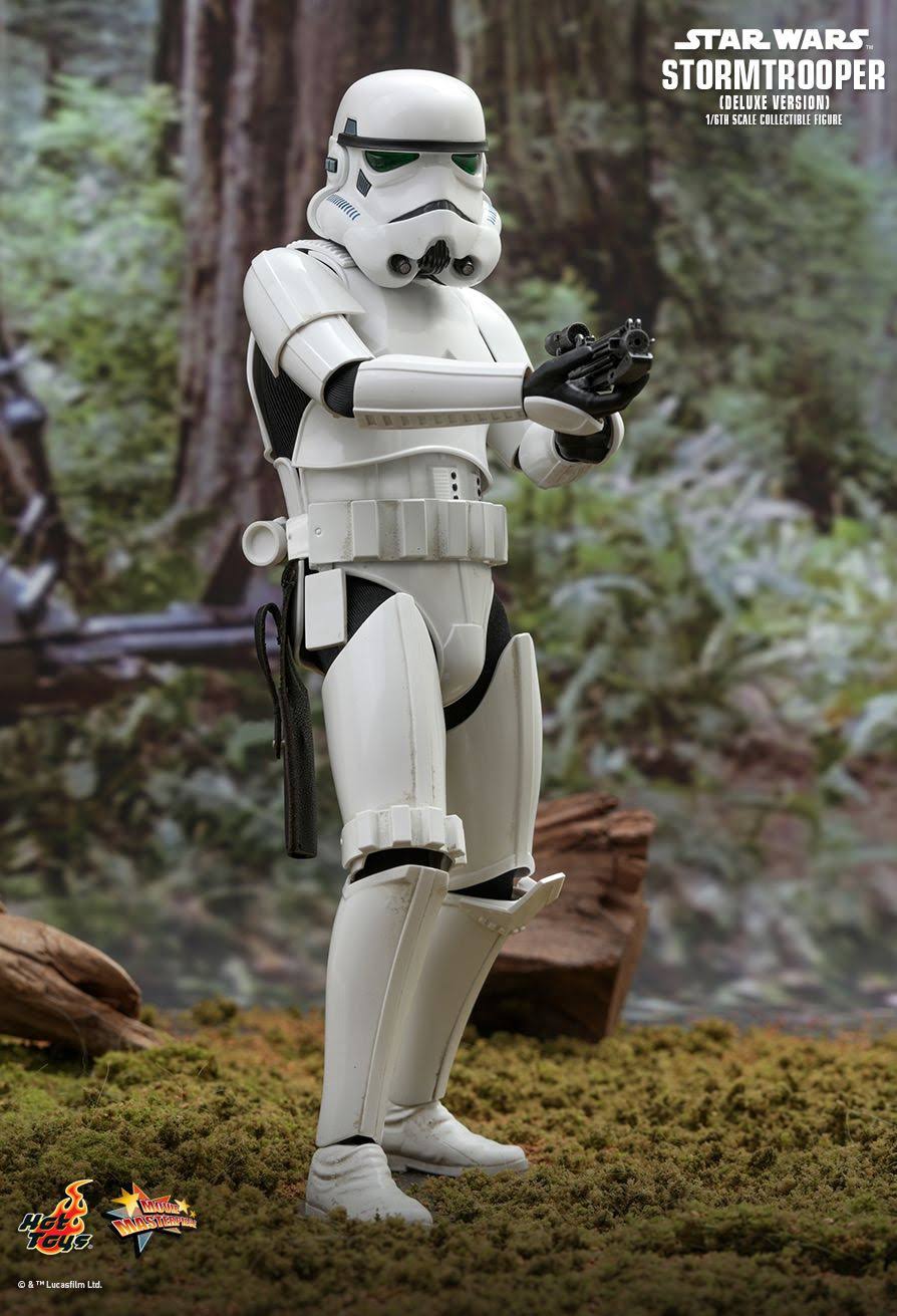 Stormtrooper Deluxe 1:6 Scale Figure | Hot Toys