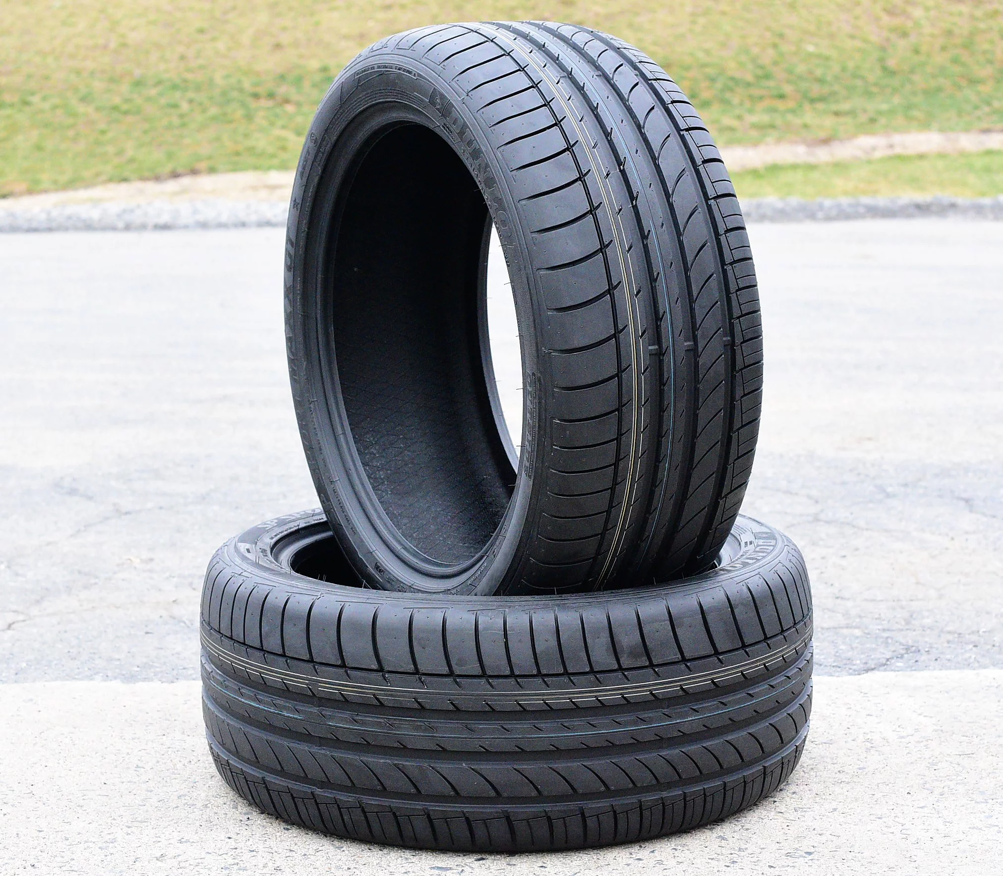 Dunlop SP Sport Maxx GT ROF 245/40R19 94Y BSW Tire