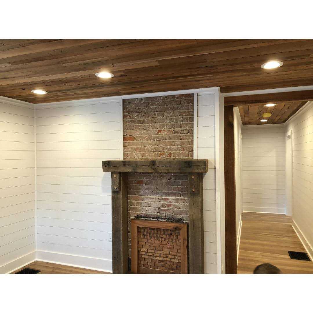 Vintage Timber 3/8 in T. x 4 ft. Random Width 3 in. 5 in. W., 10.59 sq. ft. quartersawn Oak Barnwood Ceiling and Wall Planks