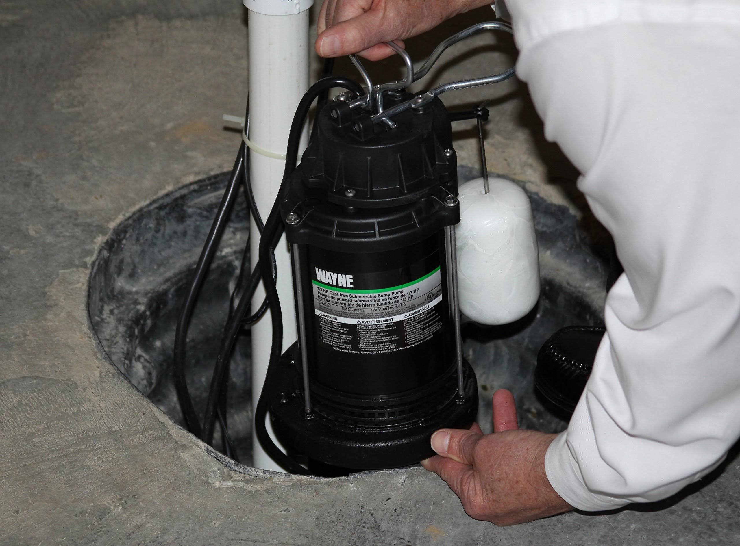 Wayne CDU800 1/2 HP Submersible Cast Iron and Steel Sump Pump with Integrated Vertical Float Switch