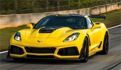 2019 Chevrolet Corvette ZR1 in Corvette Racing Yellow Tintcoat in 1:18 Scale by AUTOart by AUTOart