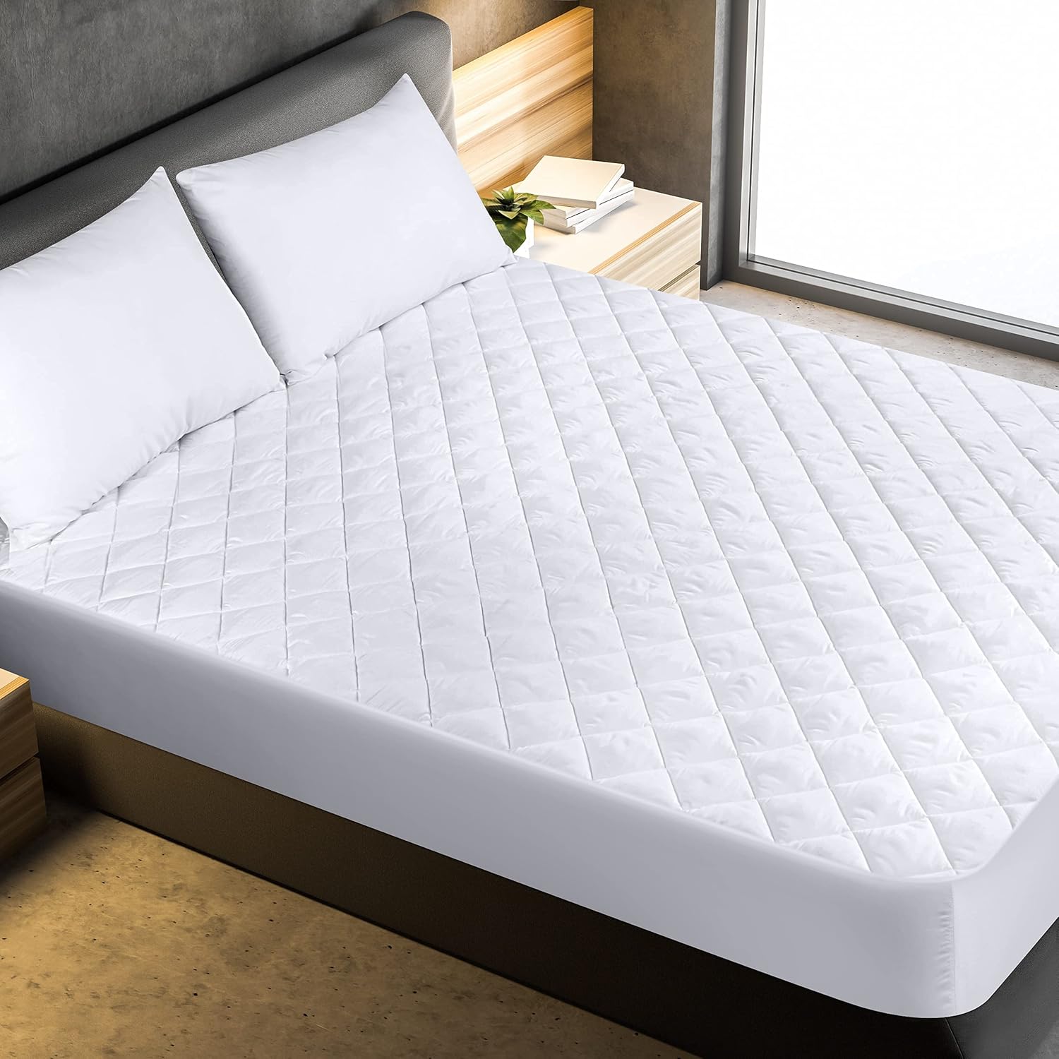 Utopia Bedding Quilted Fitted Mattress Pad (California King) - Elastic Fitted Mattress Protector - Mattress Cover Stretches up to 16 Inches Deep
