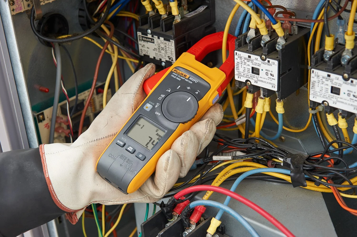 Fluke 902 FC - Fluke 902 Fc True-Rms Hvac Clamp Meter Enables Hvac Technicians To Create Reports And Collaborate With Peers From The Work Site