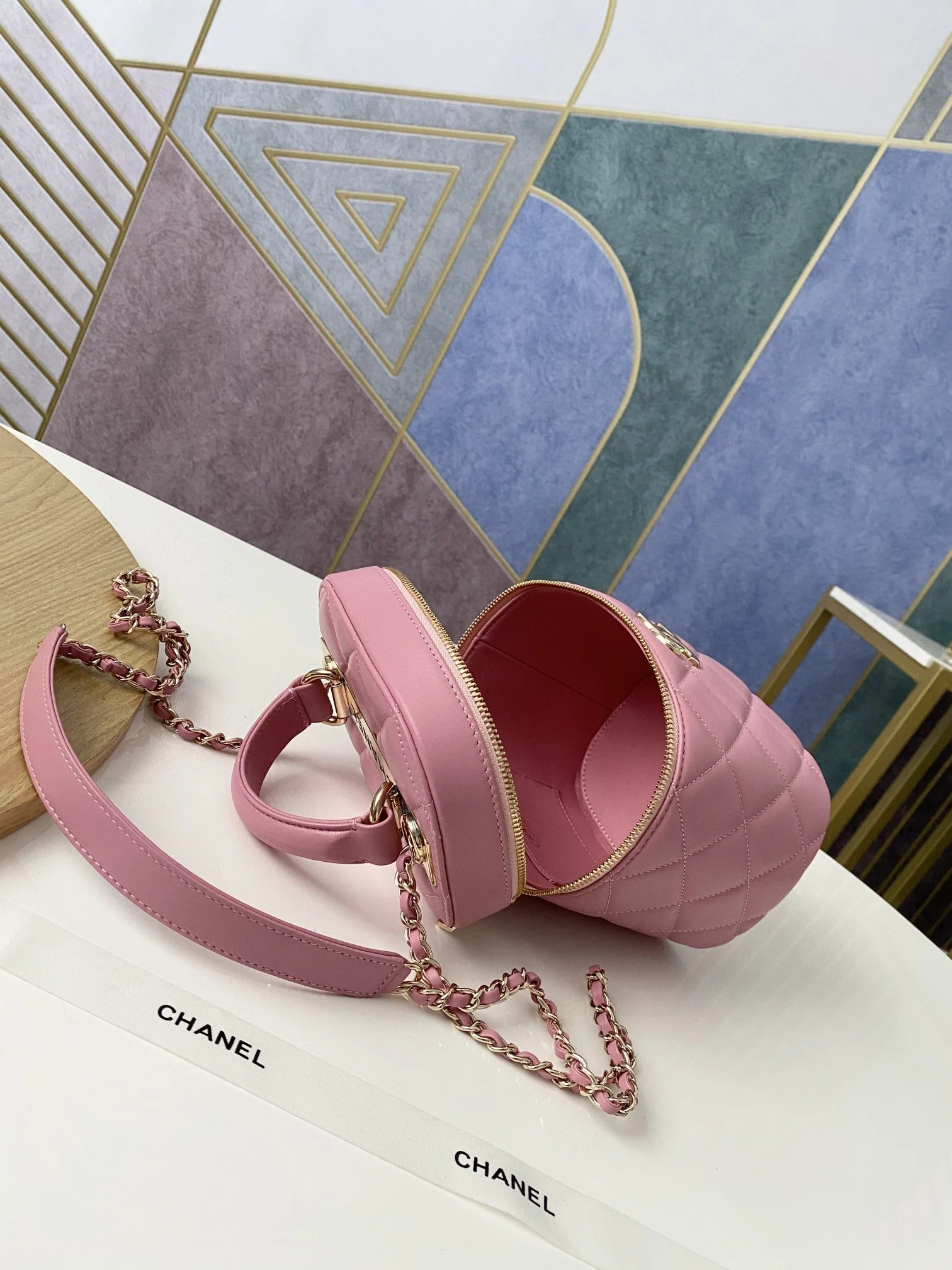 Chanel Vanity Case Gold Hardware Pink For Women, Women&rsquo;s Handbags, Shoulder Bags 9.4in/24cm