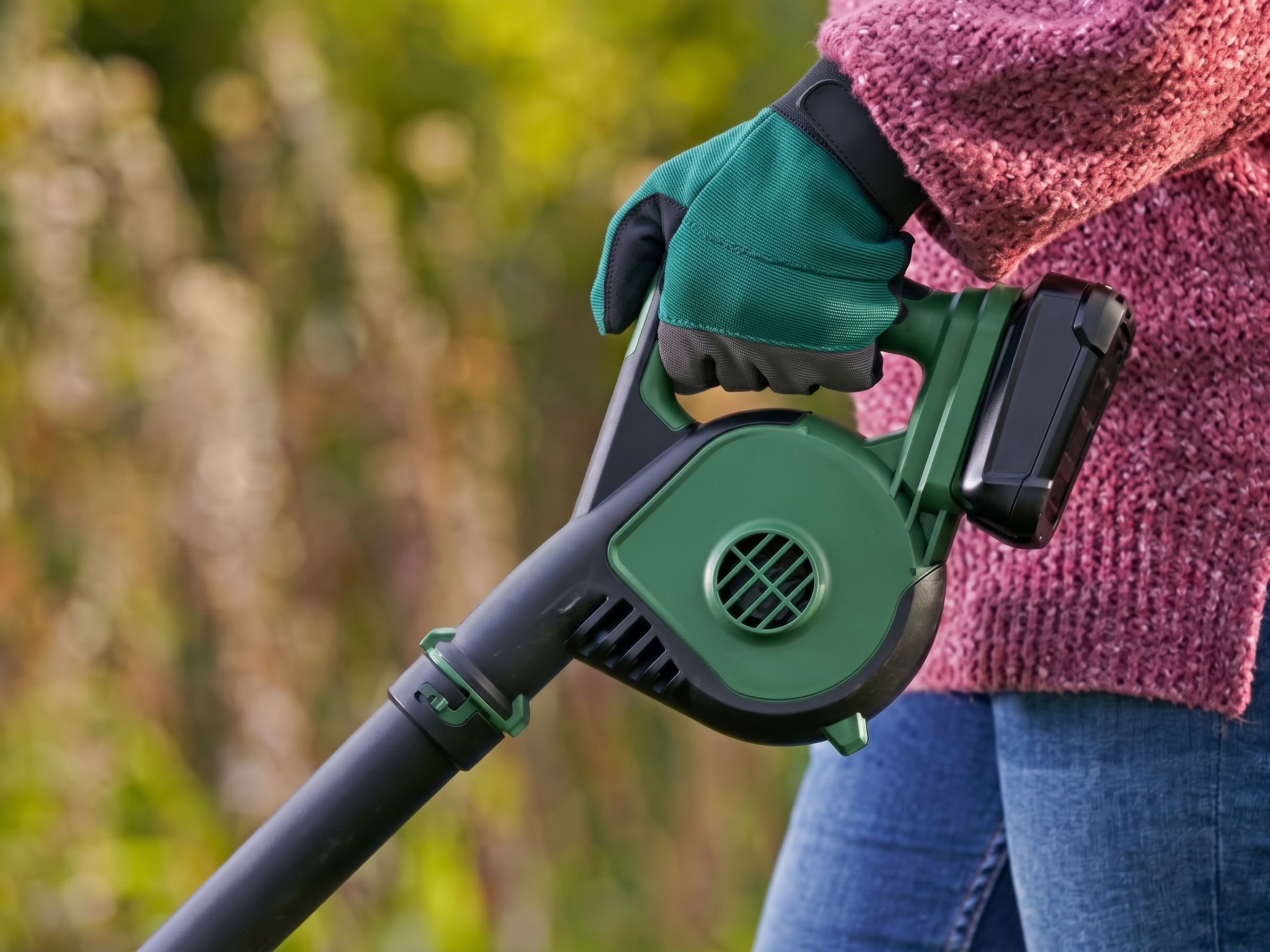 UniversalLeafBlower 18V-130 Cordless Leaf Blower