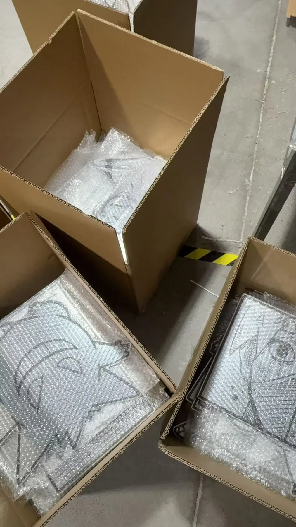 Protective packing for fragile custom products