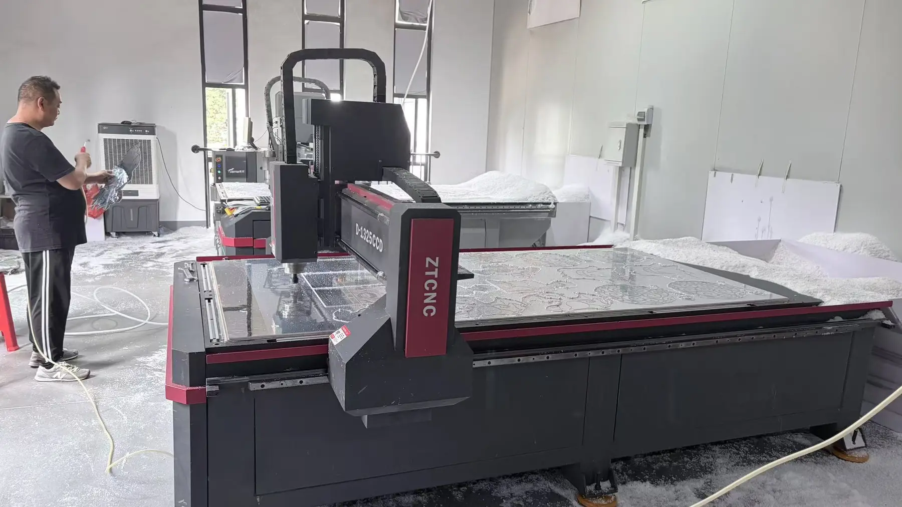 Custom acrylic mirror shape cutting
