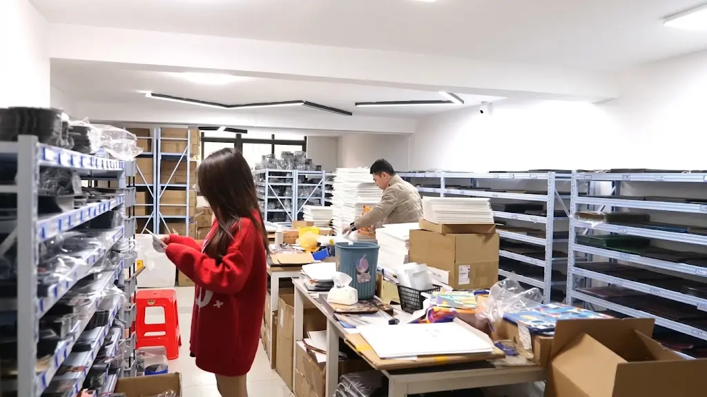 ZSHC sample preparation and packing workspace