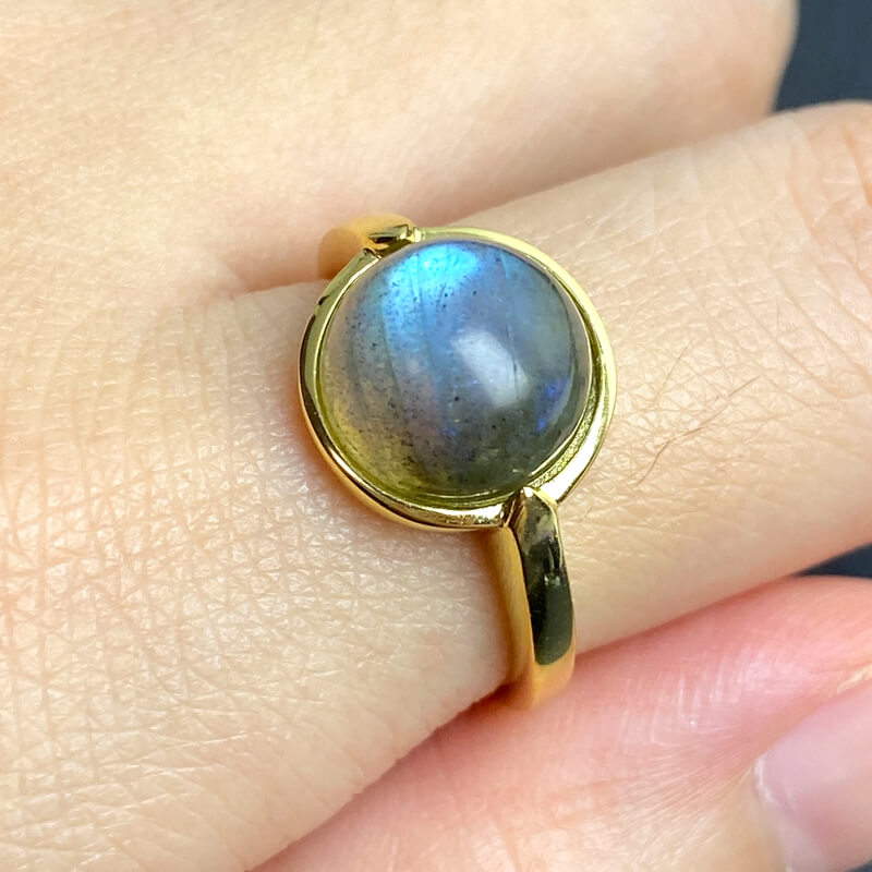 Lira Round Bezel Natural Labradorite Sterling Silver Ring
