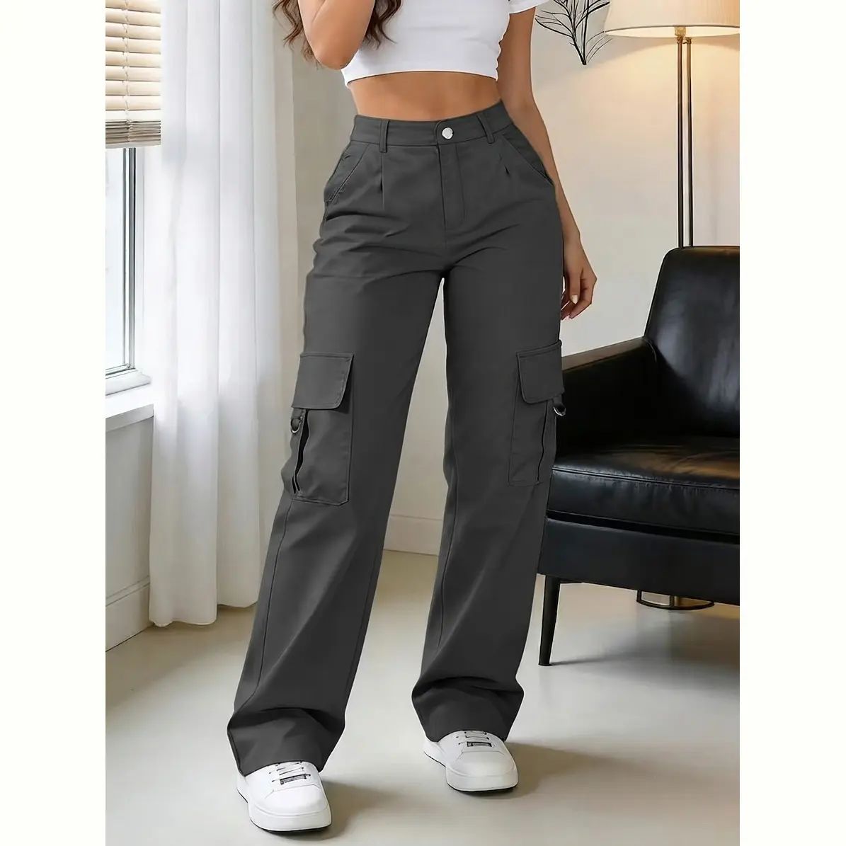 Women’s cargo pants with front button closure and pocket design