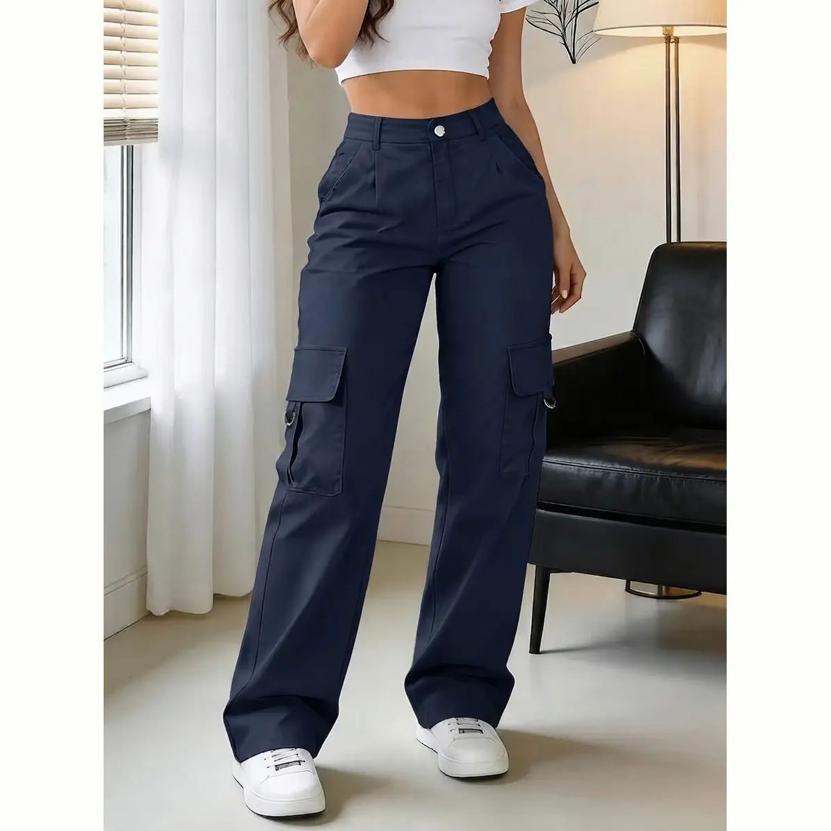 Women’s cargo pants with front button closure and pocket design