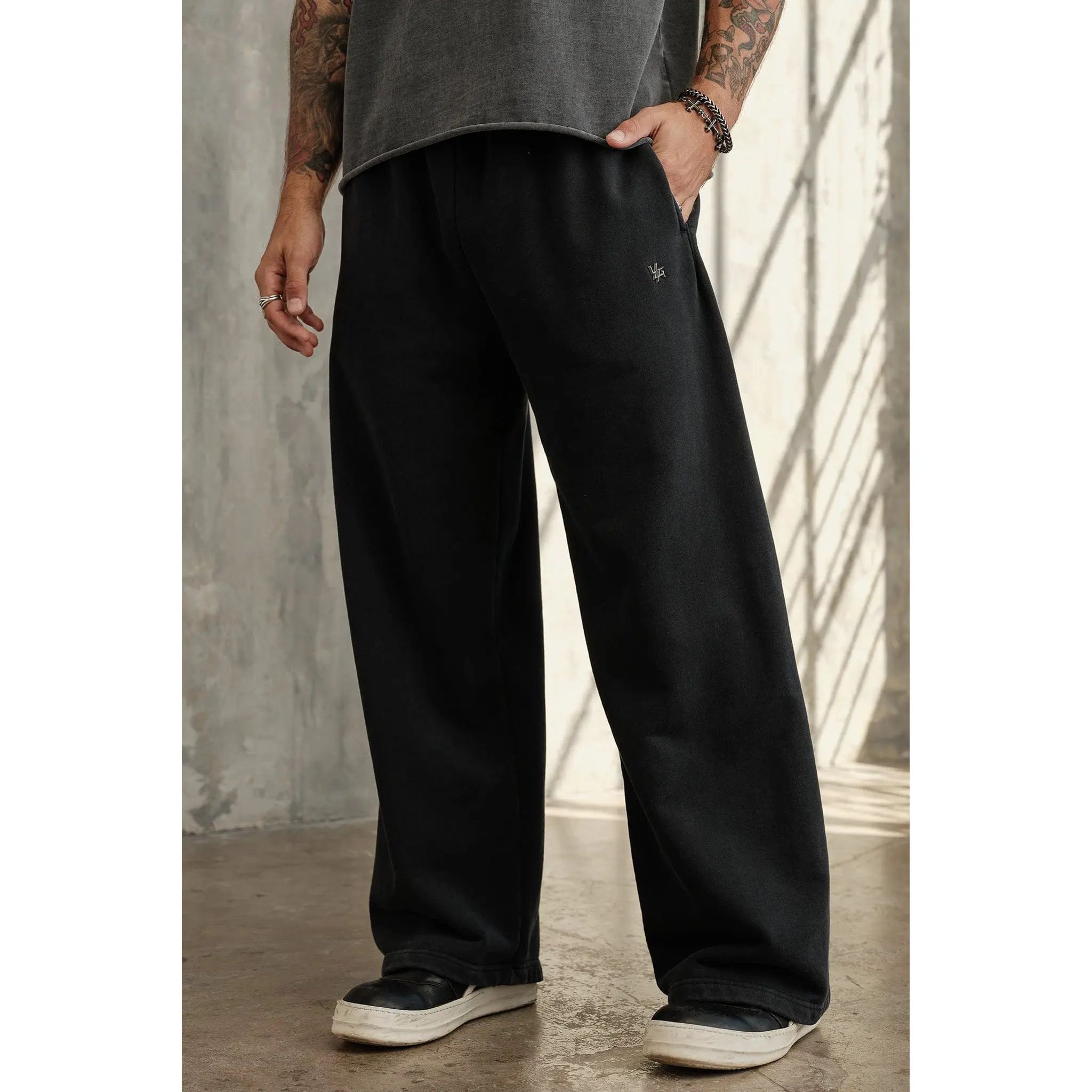 Men’s casual long pants breathable and comfortable; suitable for everyday wear