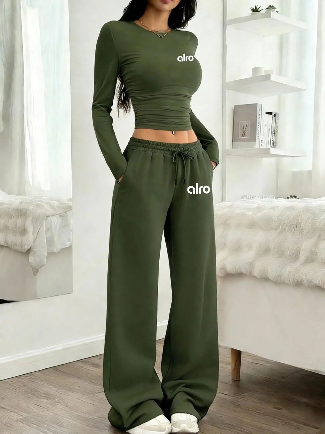 Women's Two-Piece Set, European Style Round Neck Long Sleeve Top, Straight Leg Pants, Comfortable Fabric.