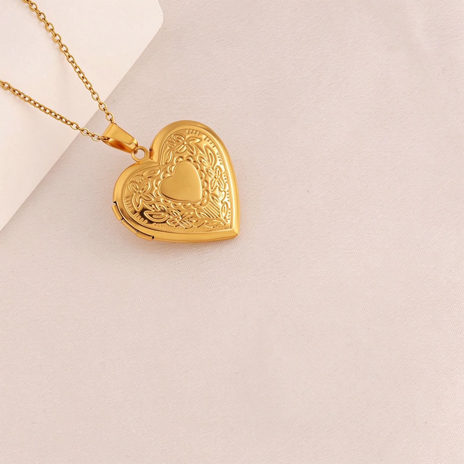 Retro Western Heart Locket Pendant Necklace