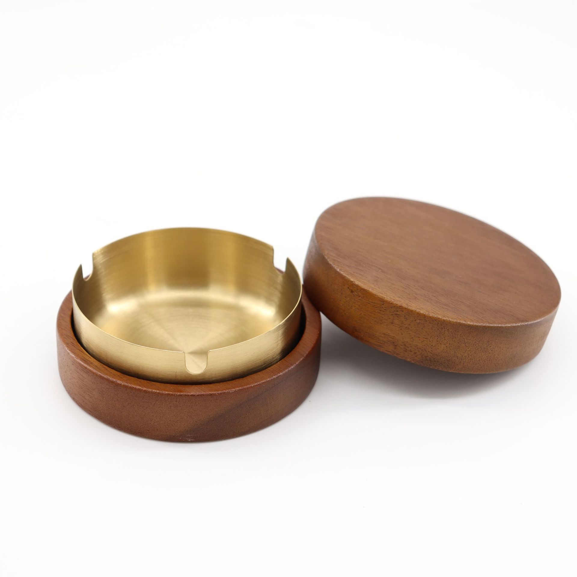 2 Pack Wooden Ash Tray with Lid Outdoor Ashtray for Outside Patio Smokeless Ashtrays for Cigarettes with 3 Holder Smoking Accessories Home Décor Ashtrays (Silver, 3.7in x 3.7in x2in)