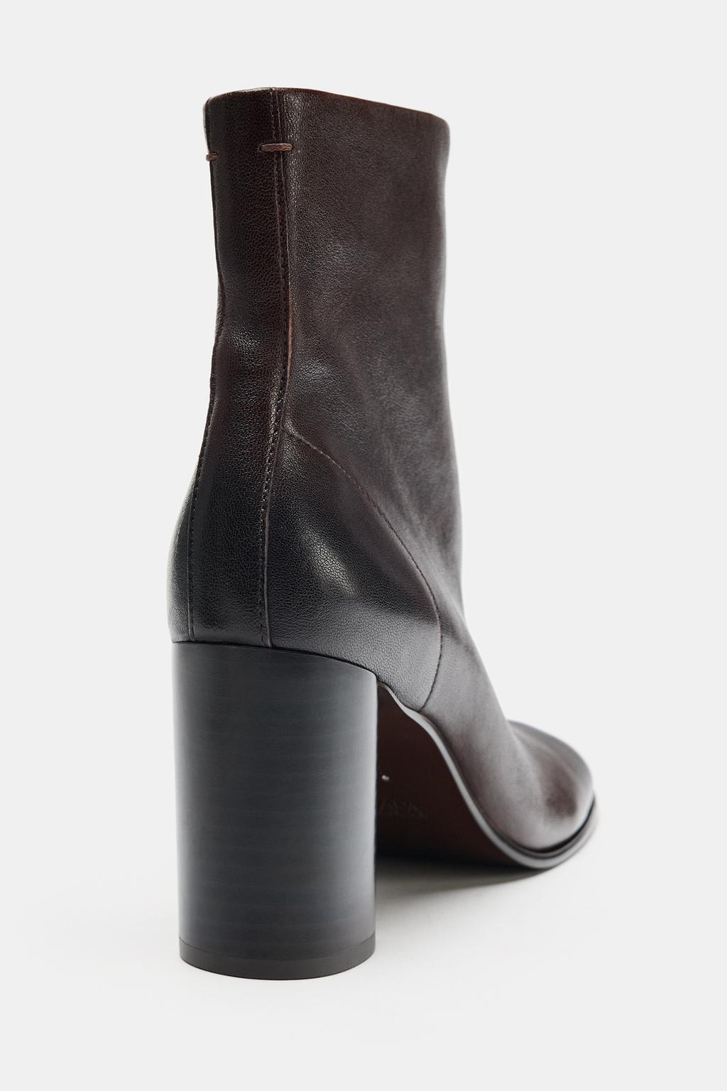 BOTTINES À TALONS EN CUIR