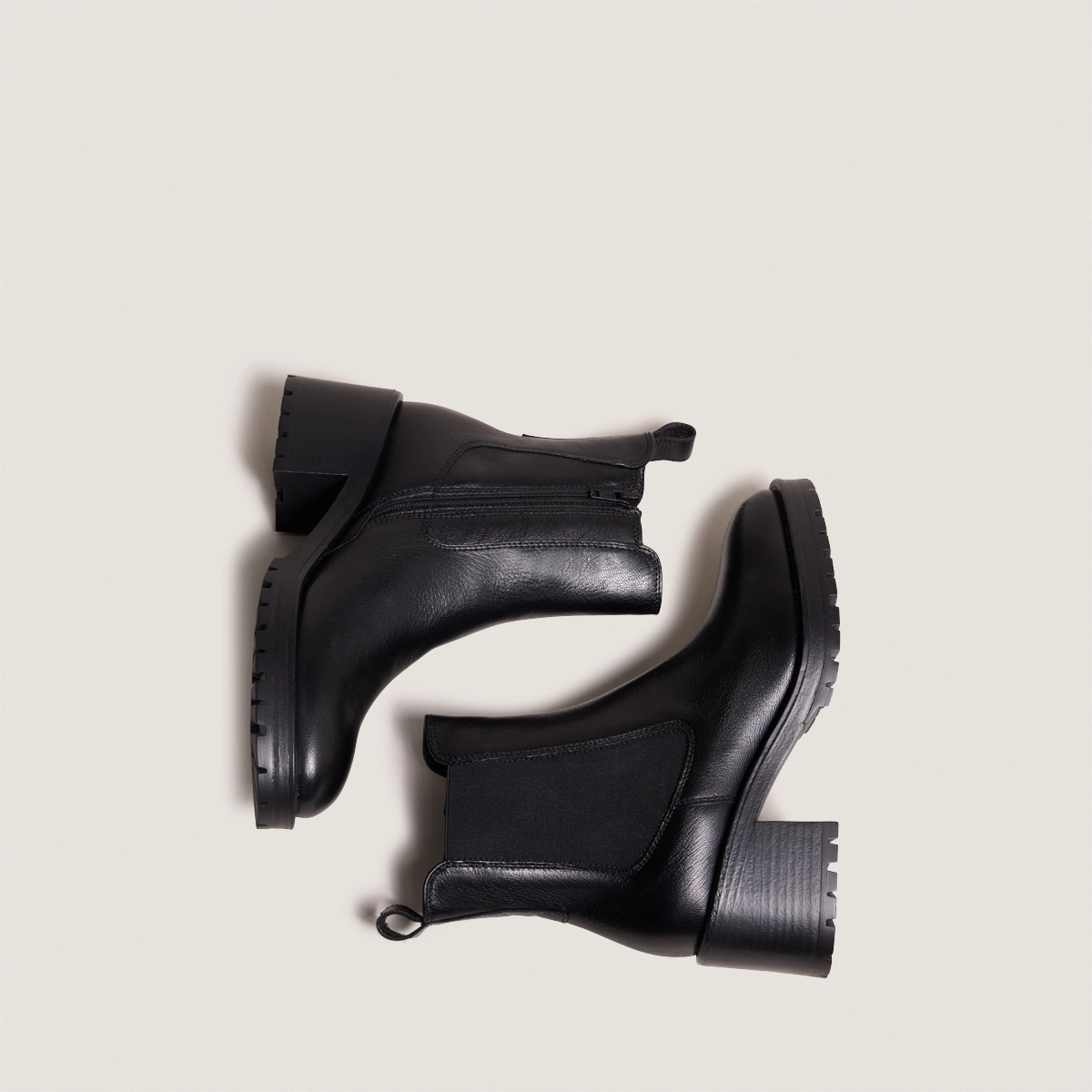 Luna - Boots à larges élastiques en cuir grainé noir