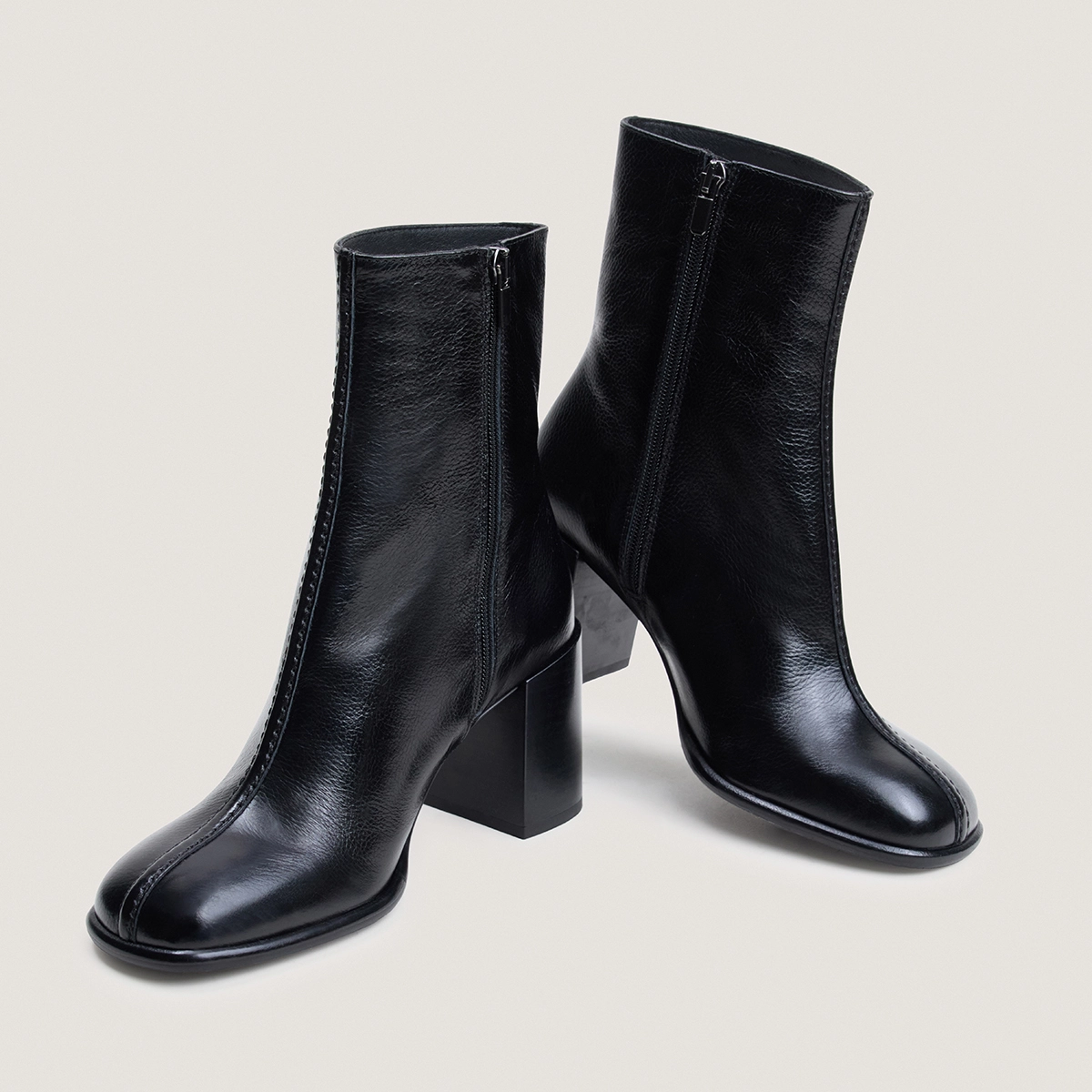 SANA - Boots à talon en cuir noir 
