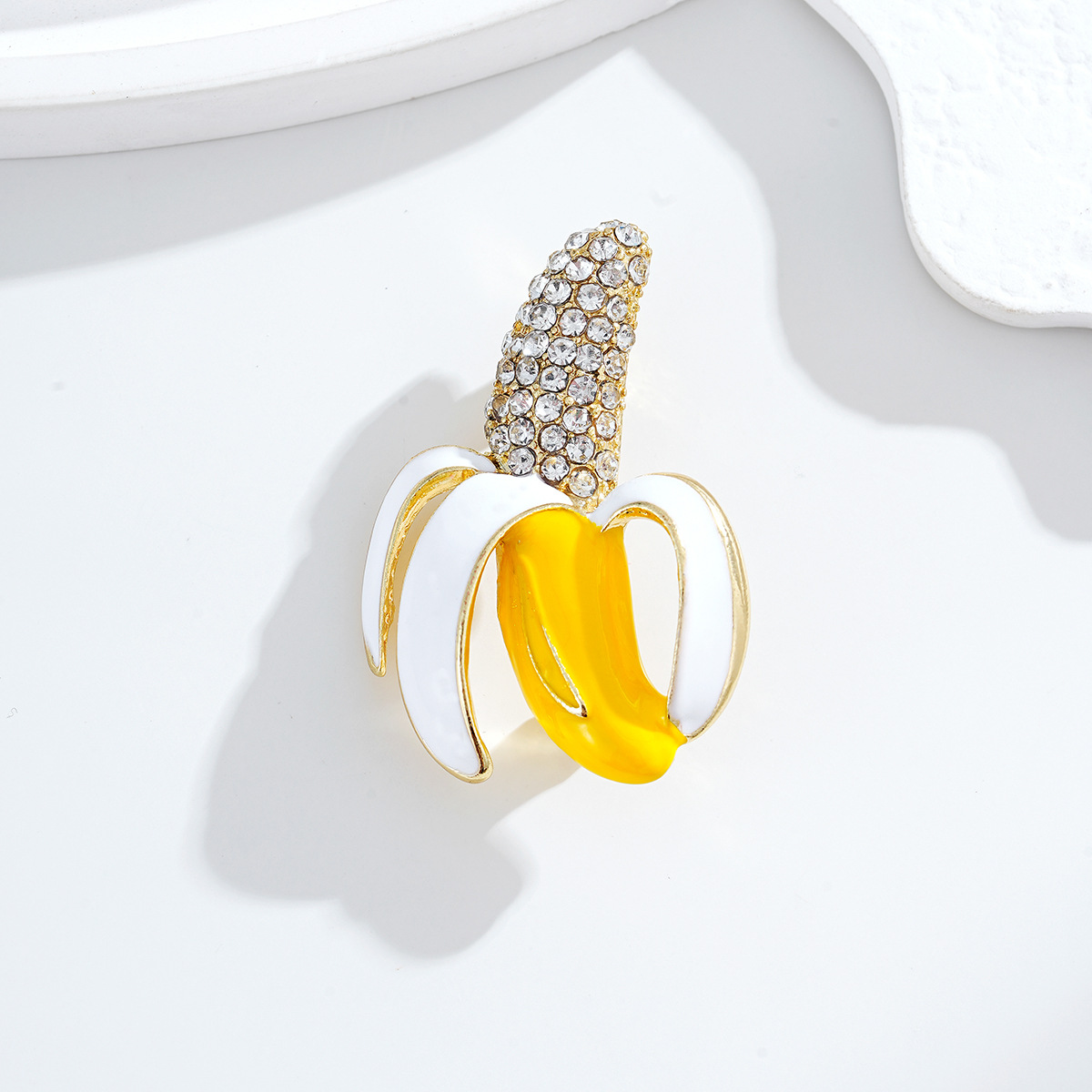Wholesale Banana Shape Brooch, Cute Enamel Rhinestone Lapel Pin