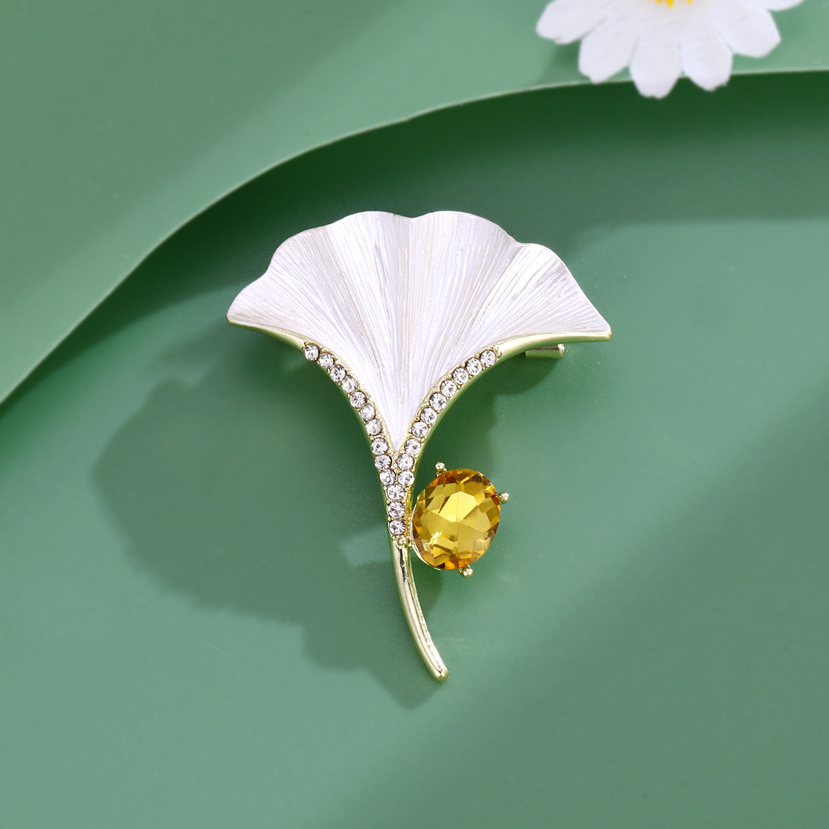 Wholesale Ginkgo Leaf Brooch, Enamel Leaf Lapel Pin with Rhinestone