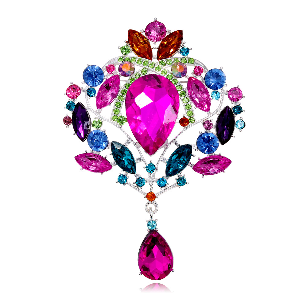 Vintage Brooches, Pins & Badges