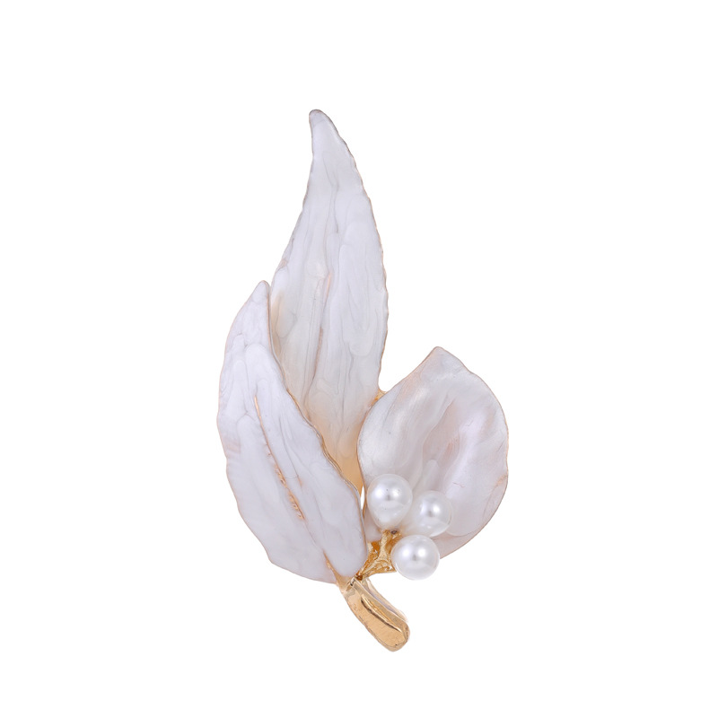 Leaf Brooches, Pins & Badges