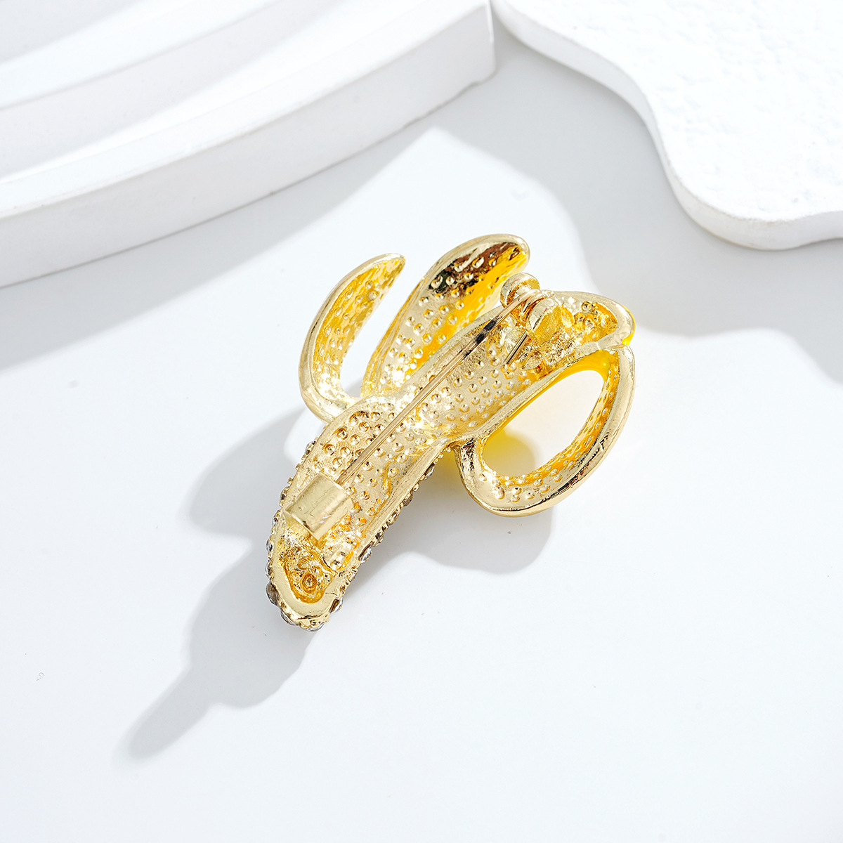 Wholesale Banana Shape Brooch, Cute Enamel Rhinestone Lapel Pin